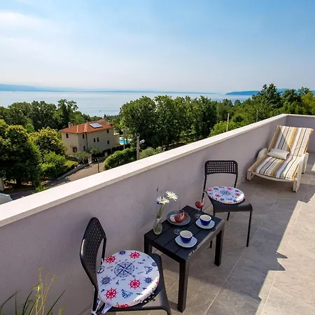 Zita Lovran Apartment *