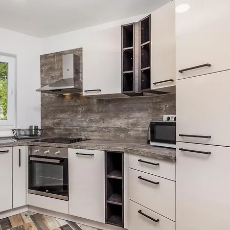 Zita Lovran Apartment