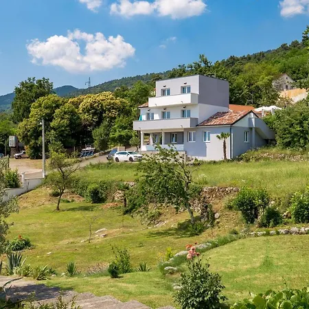 Zita Lovran Apartman Opric