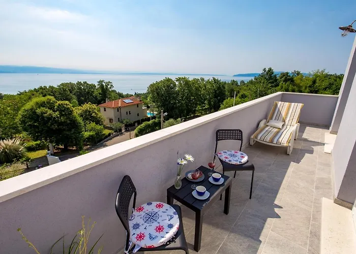 Zita Lovran Apartment *