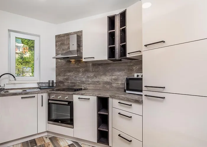 Zita Lovran Apartment