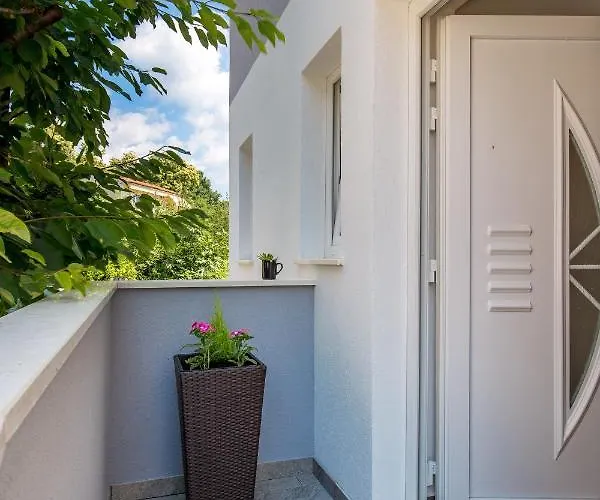 Zita Lovran Apartment