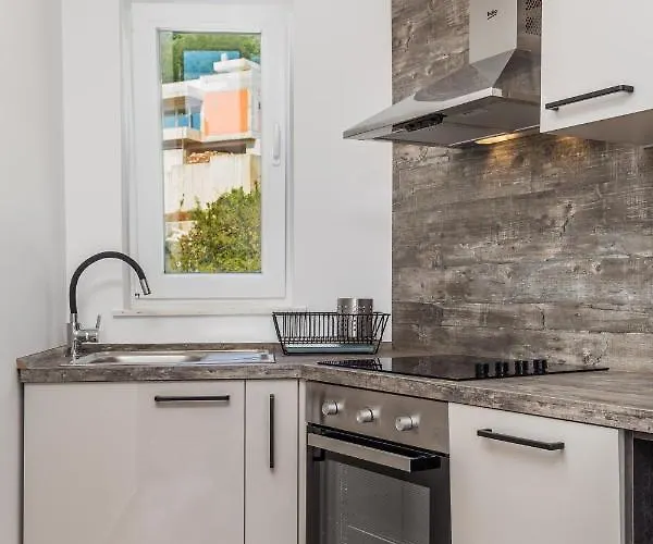Zita Lovran Apartment