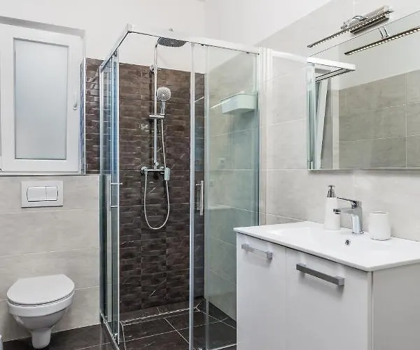 Zita Lovran Apartment *