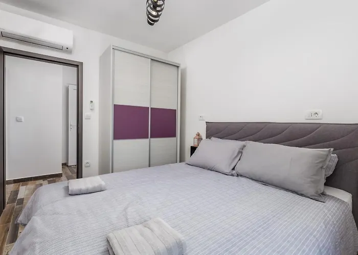 Zita Lovran Apartment *