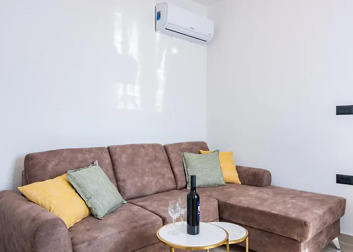 Zita Lovran Apartment *