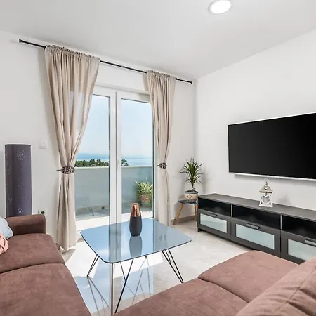 Zita Lovran Apartment *