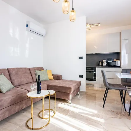 Zita Lovran Apartmán *